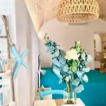 לינה וארוחת בוקר Angolo Di Paradiso 3*
